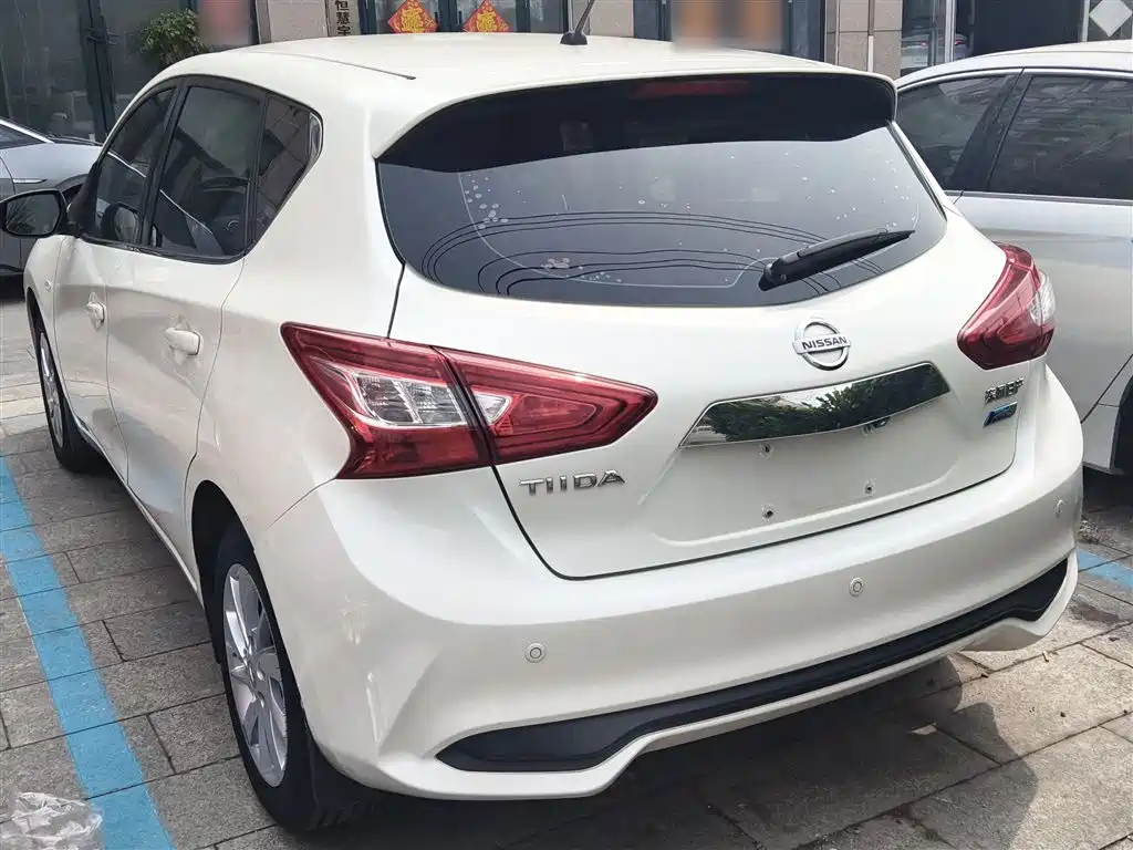 Nissan Tiida 2018 — фото 4
