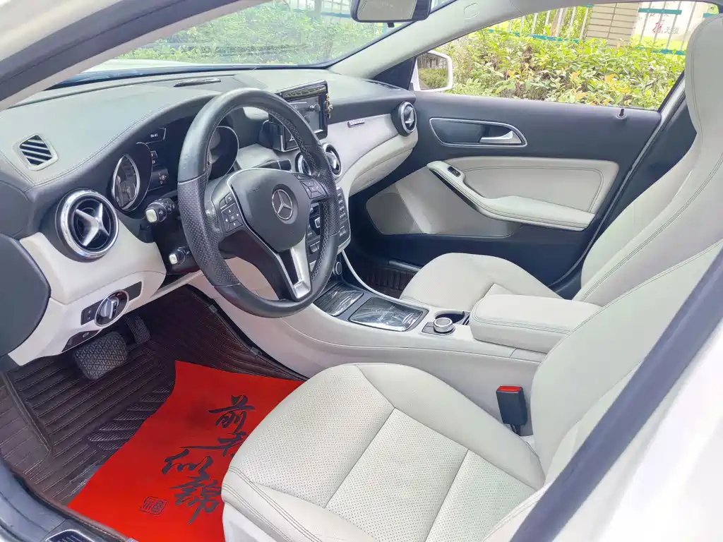 Mercedes-Benz GLA 2015