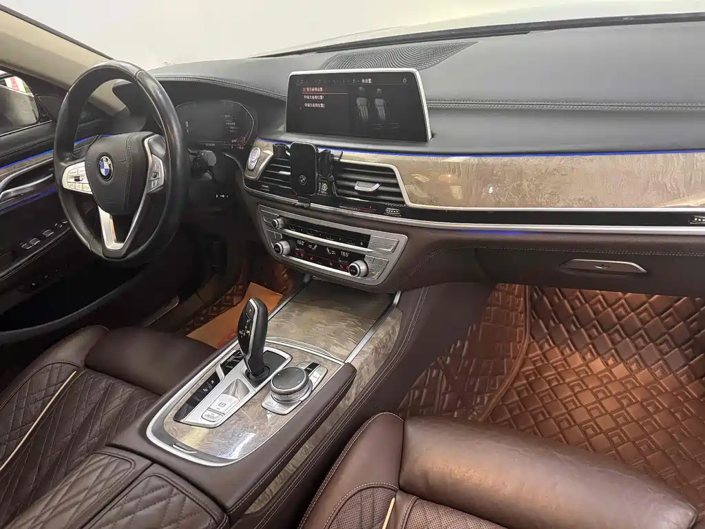 BMW 7 Series 2022 — фото 16