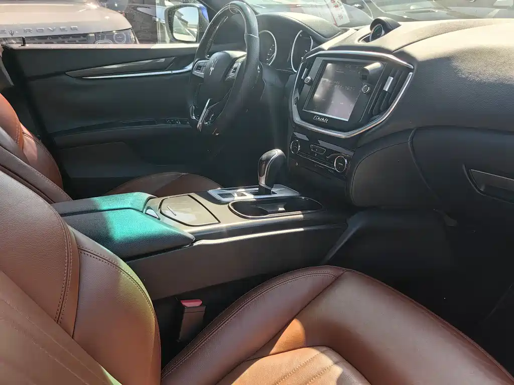 Maserati Ghibli 2016 — фото 13