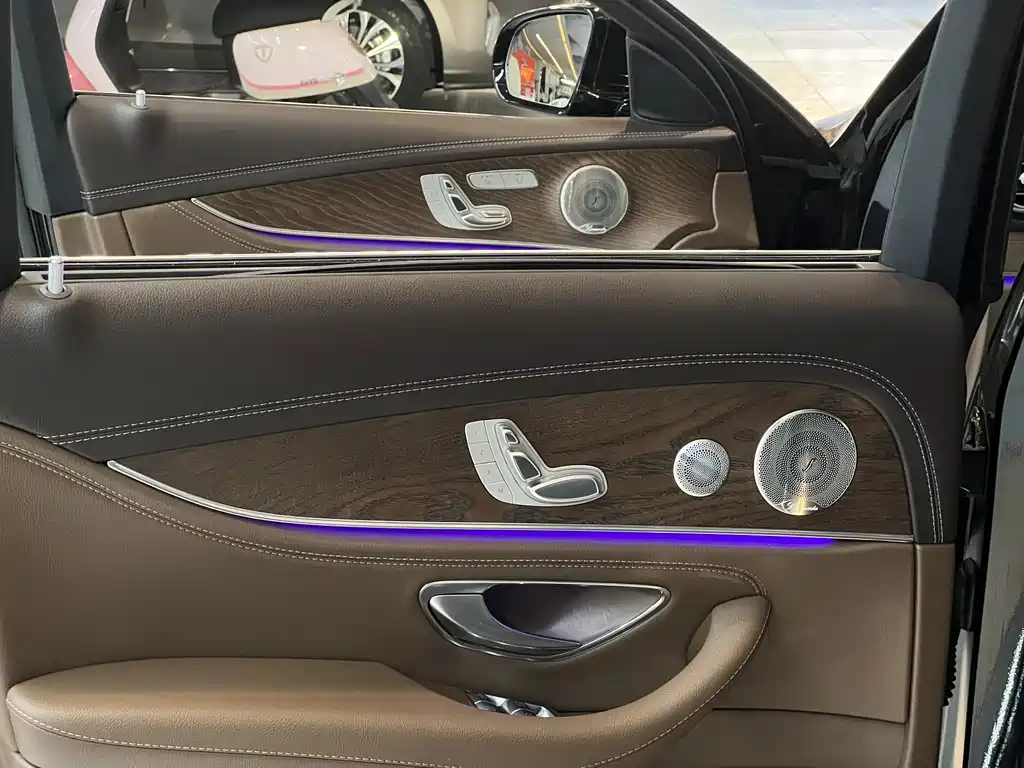 Mercedes-Benz E-Class 2022 — фото 17