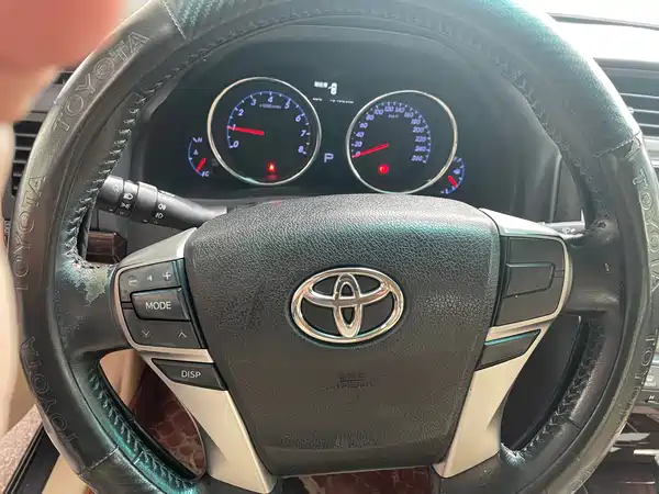 Toyota Reiz 2012