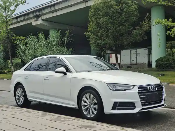 Audi A4L 2020