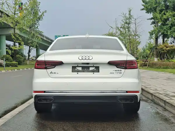 Audi A4L 2020