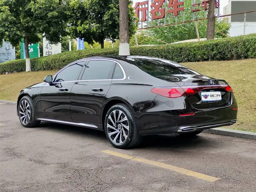 Mercedes-Benz E-Class 2024