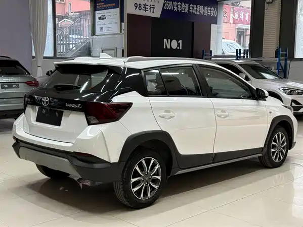 Toyota Yaris L 2022