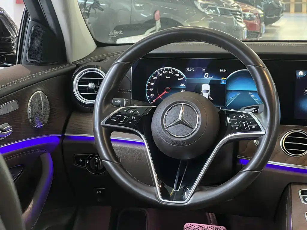 Mercedes-Benz E-Class 2022 — фото 16