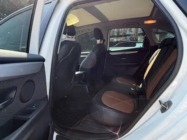 BMW 2 Series Station Wagon 2015