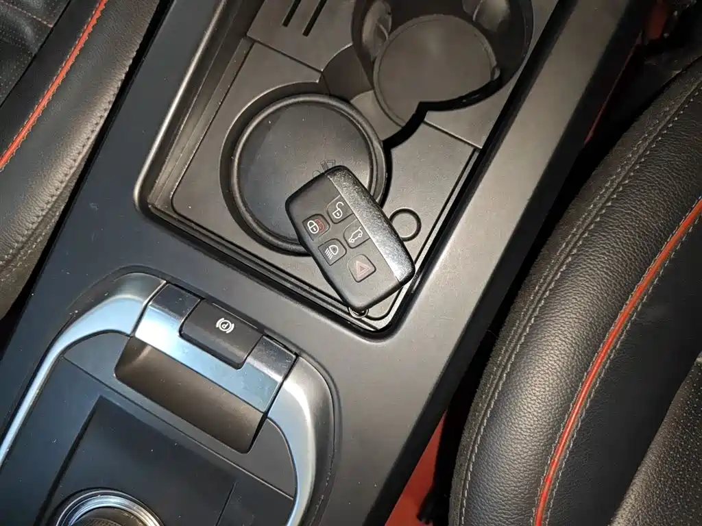 Land Rover Discovery Sport 2019 — фото 9