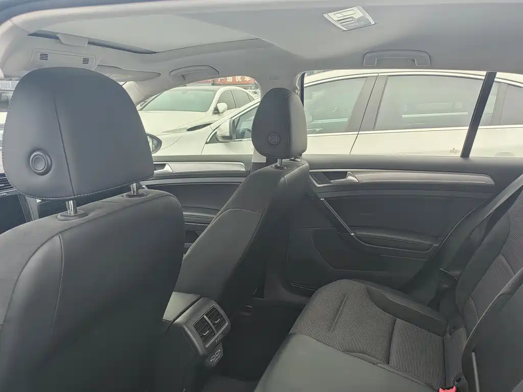 Volkswagen Golf 2020