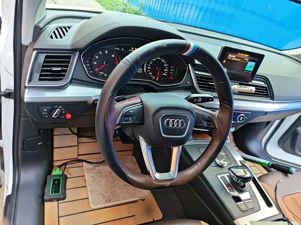 Audi Q5L 2020 — фото 11