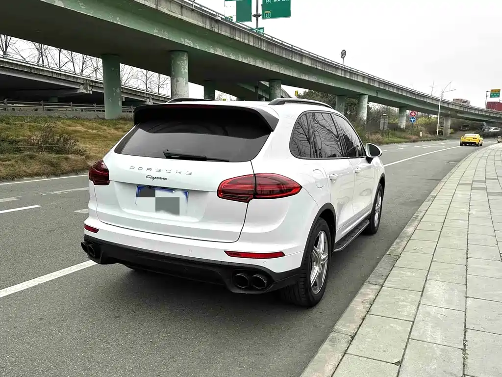 Porsche Cayenne 2015 — фото 8
