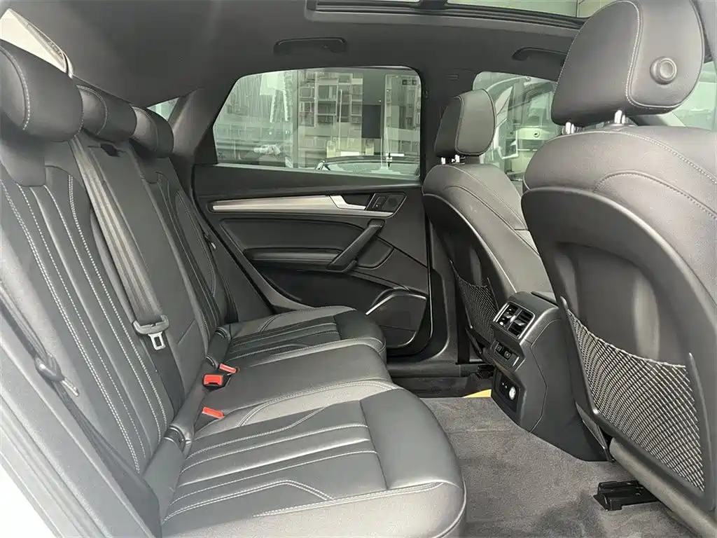 Audi Q5L Sportback 2021 — фото 7