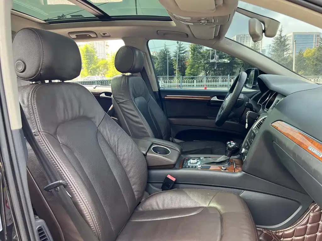Audi Q7 2015 — фото 27