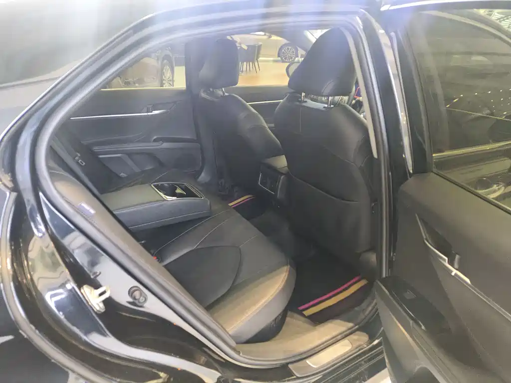 Toyota Camry 2022 — фото 15