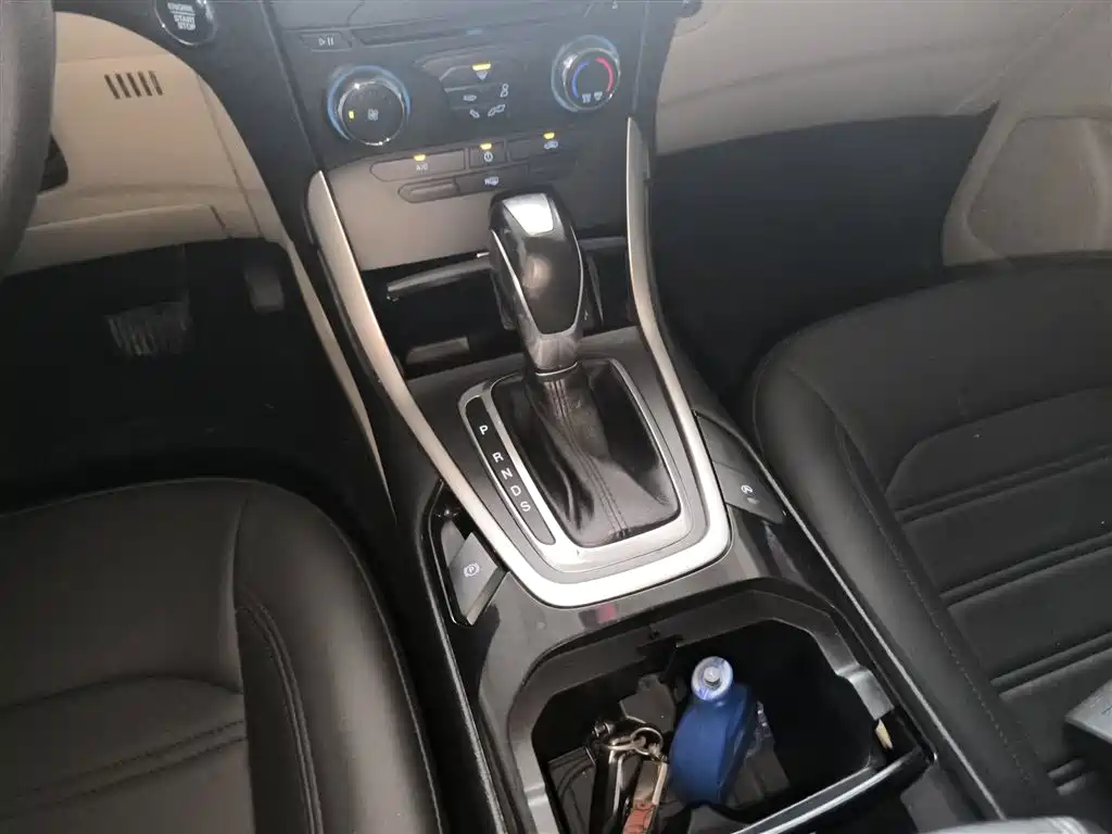 Ford Edge 2015 — фото 14