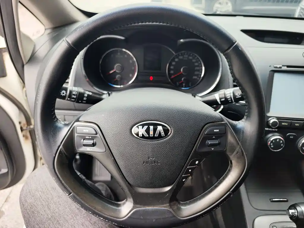 Kia K3 2013 — фото 10