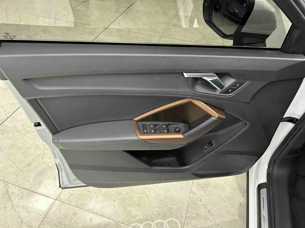 Audi Q3 2022 — фото 10