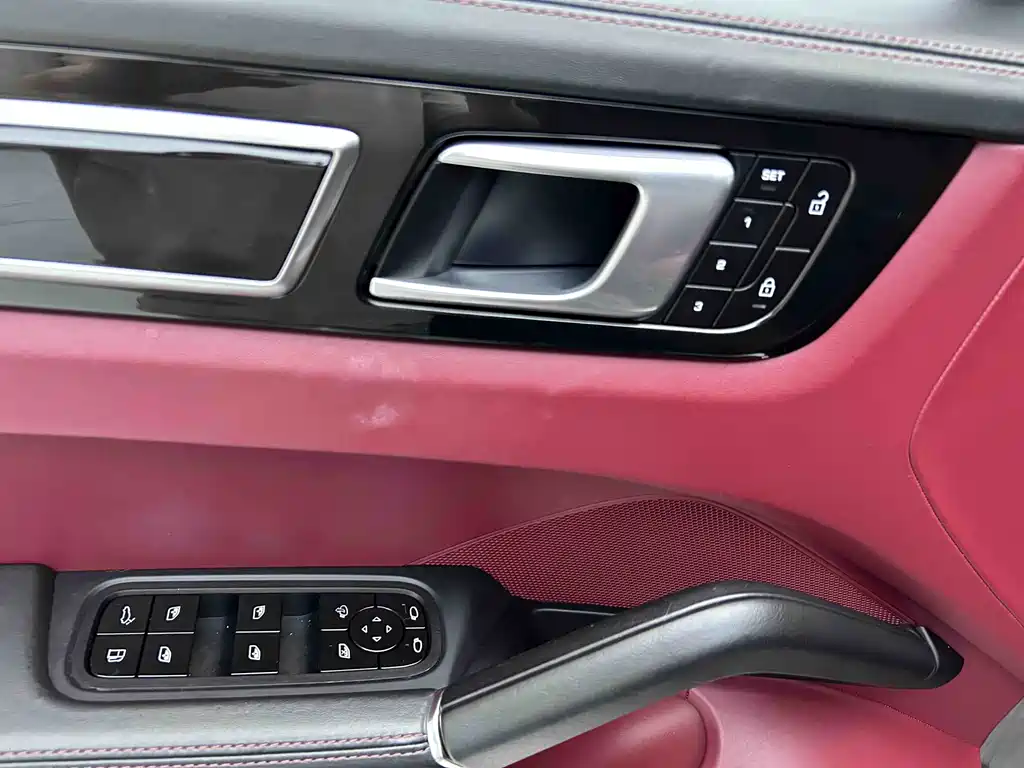 Porsche Cayenne New Energy 2022 — фото 15