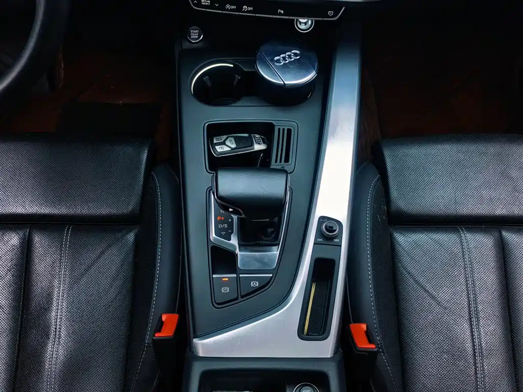Audi A4L 2022 — фото 18