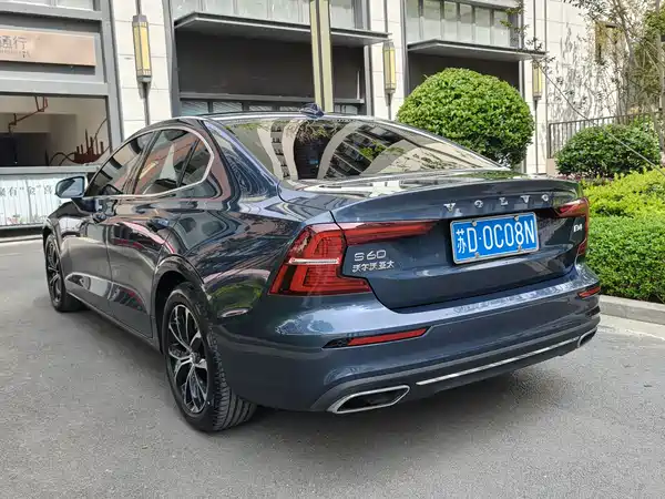 Volvo S60 2022