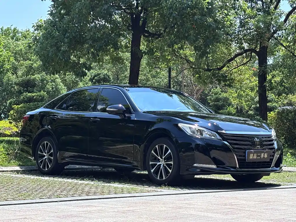 Toyota Crown 2019 — фото 6