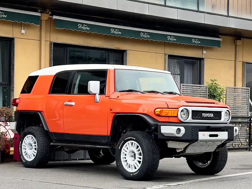 Toyota FJ Cruiser 2014 — фото 3