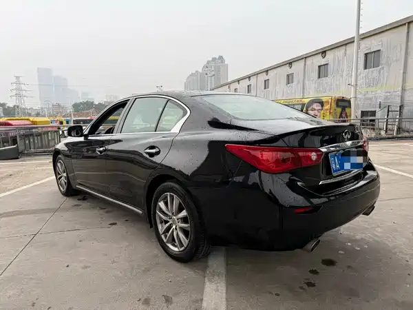 Infiniti Q50L 2015