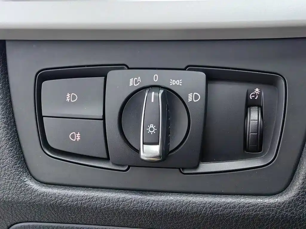 BMW 3 Series 2015 — фото 21
