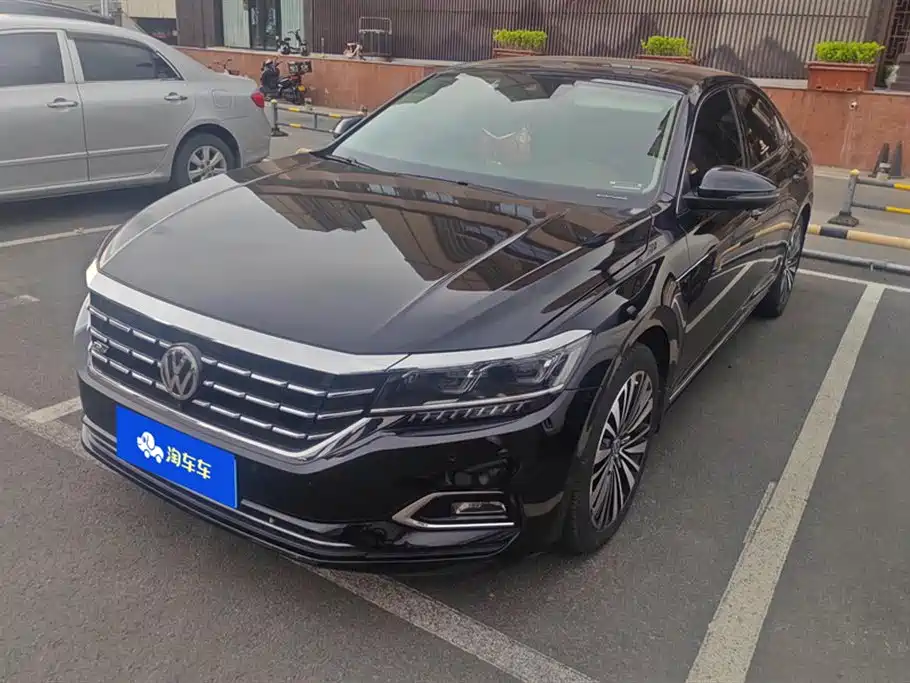 Volkswagen Passat 2019 — фото 1