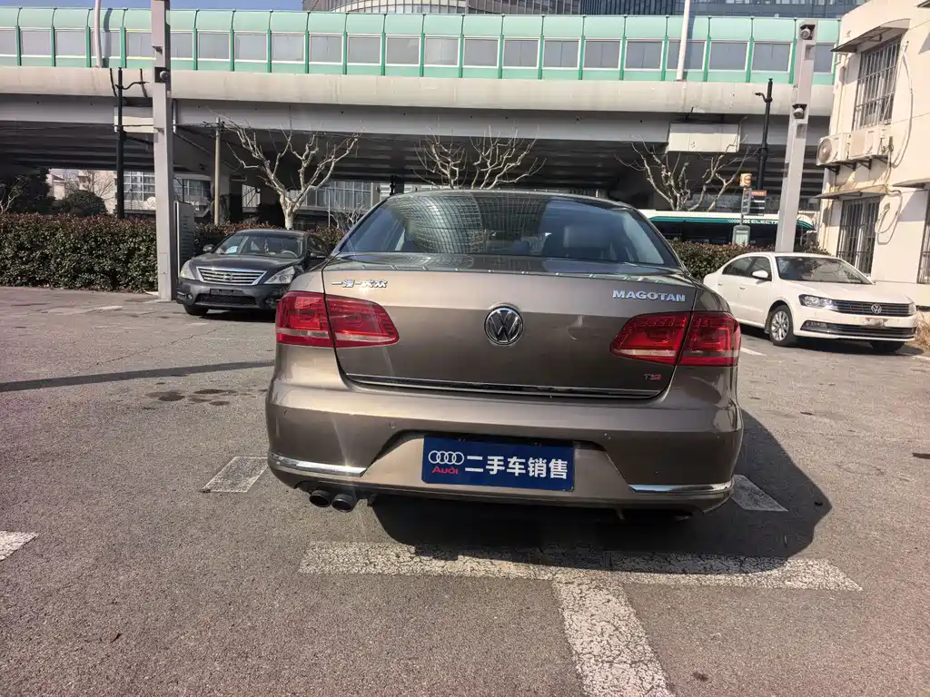 Volkswagen Magotan 2016