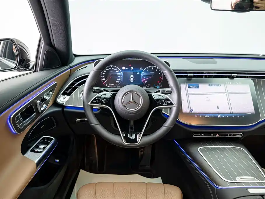 Mercedes-Benz E-Class 2025 — фото 18
