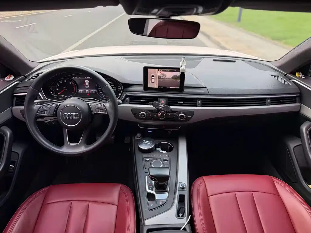 Audi A4L 2019