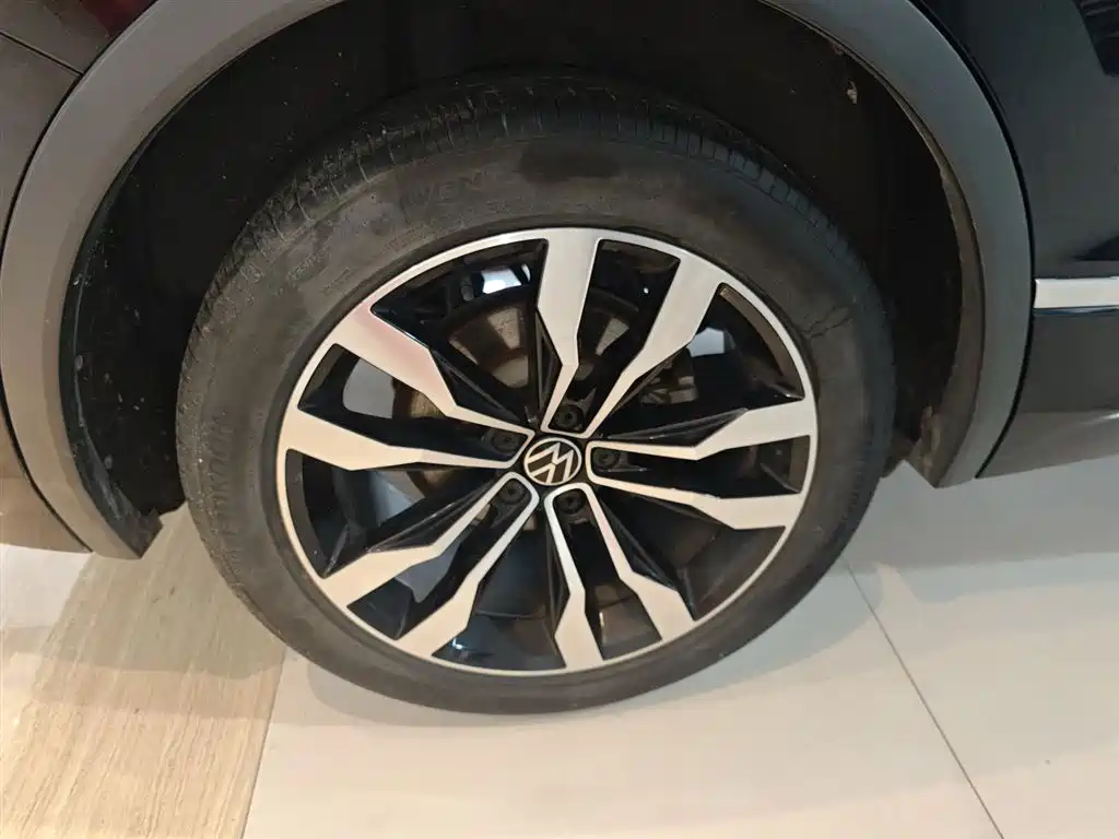 Volkswagen Tiguan L 2020 — фото 23