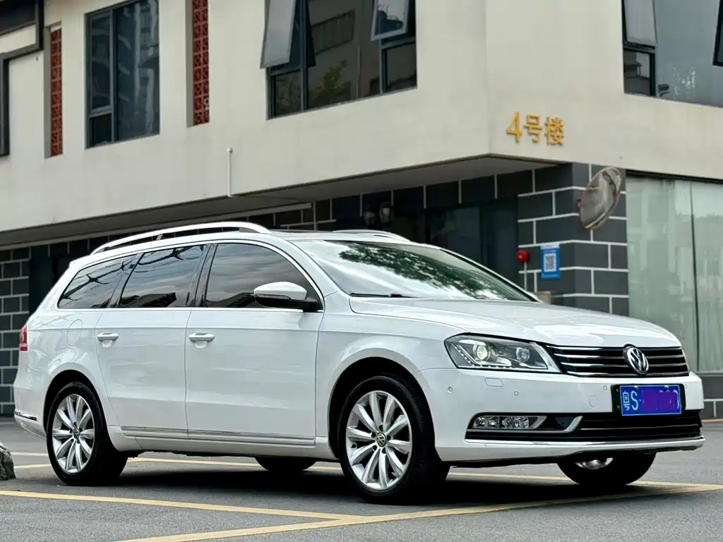 Volkswagen Magotan 2013