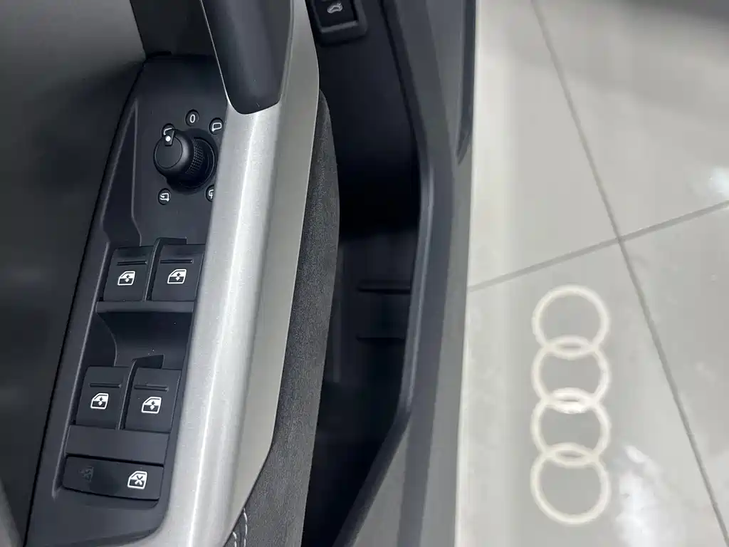 Audi Q3 2023 — фото 19