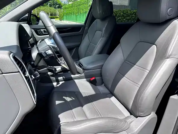 Porsche Cayenne 2023