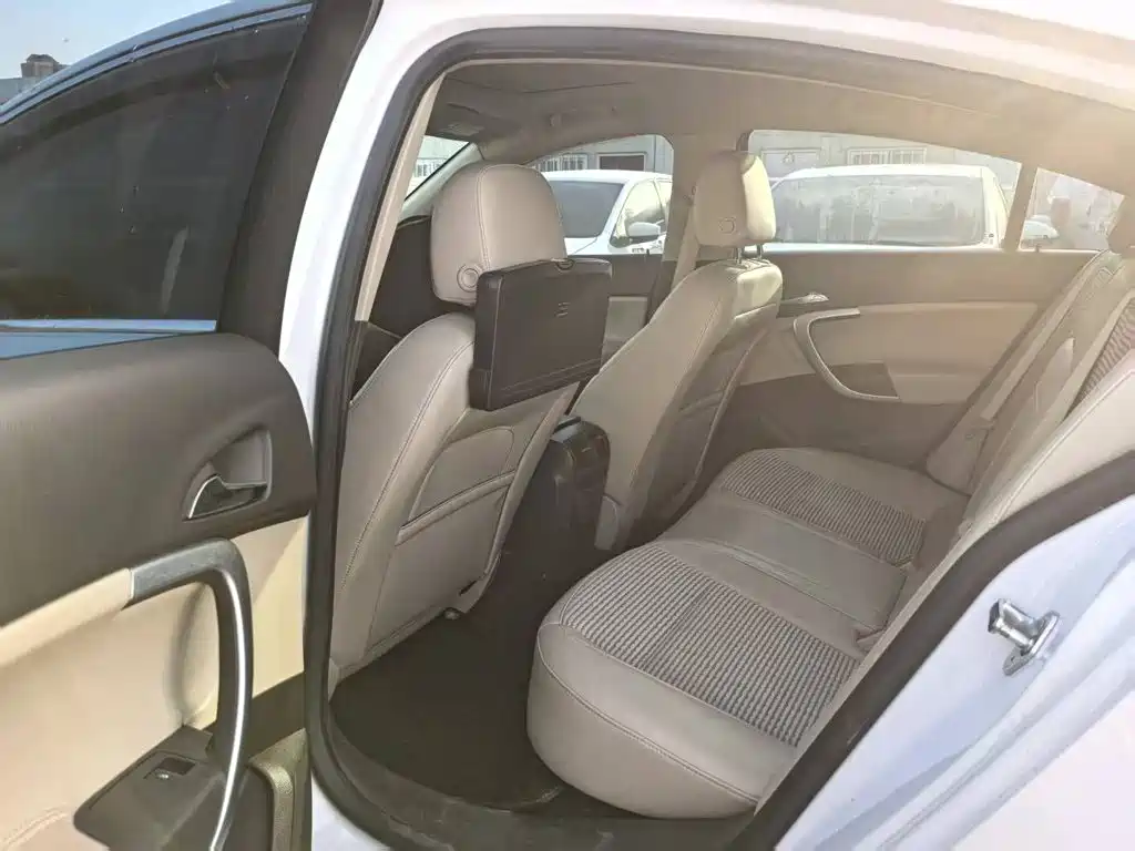 Buick Regal 2017 — фото 10