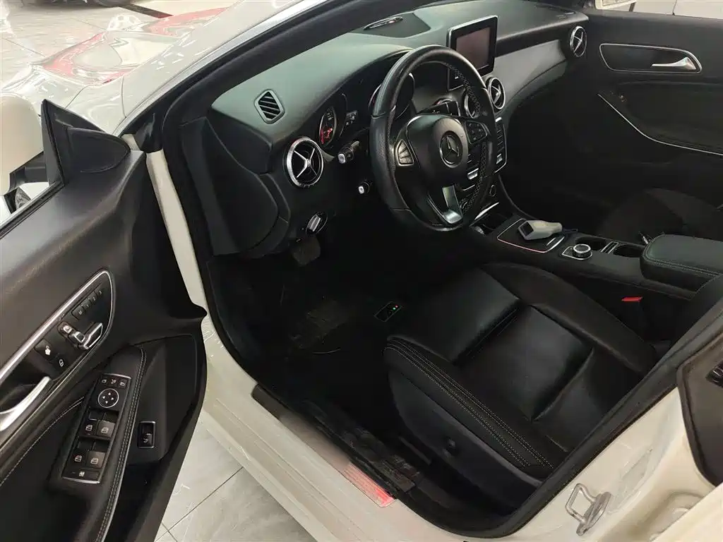 Mercedes-Benz CLA 2017 — фото 16