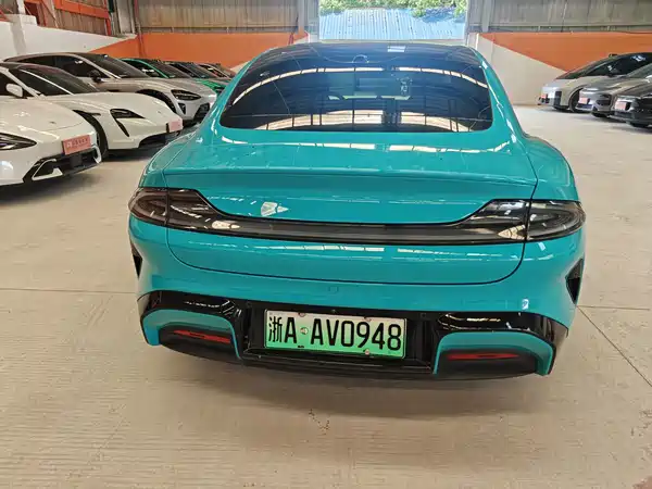 Xiaomi SU7 2024