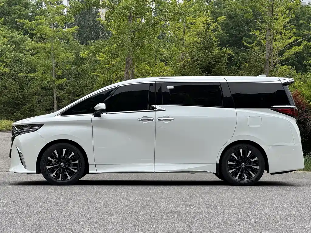 Toyota Alphard 2024 — фото 5