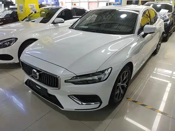 Volvo S60 2023