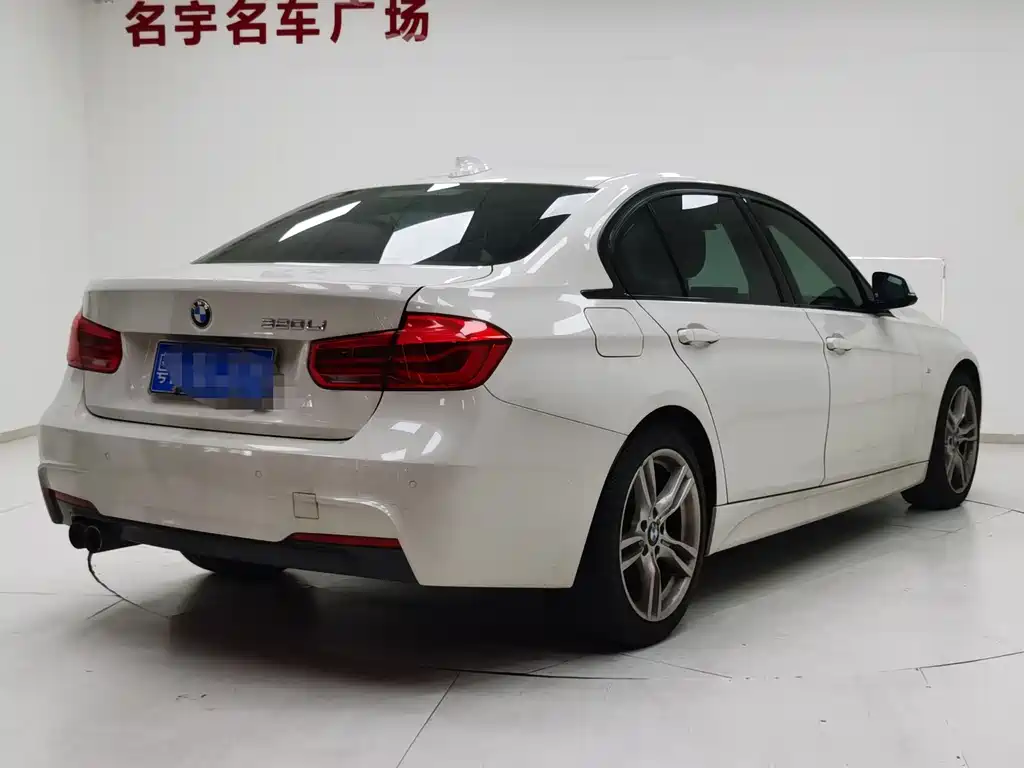 BMW 3 Series 2018 — фото 9