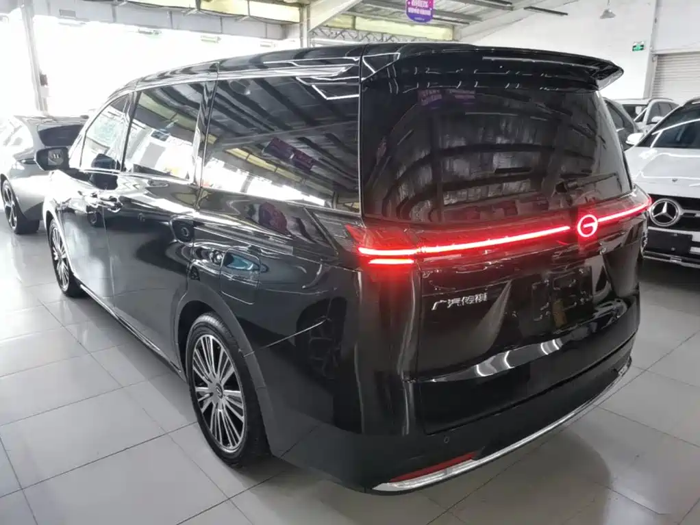 GAC Trumpchi E8 PHEV 2025 — фото 5