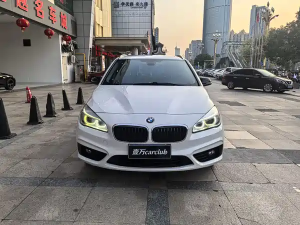 BMW 2 Series Station Wagon 2016