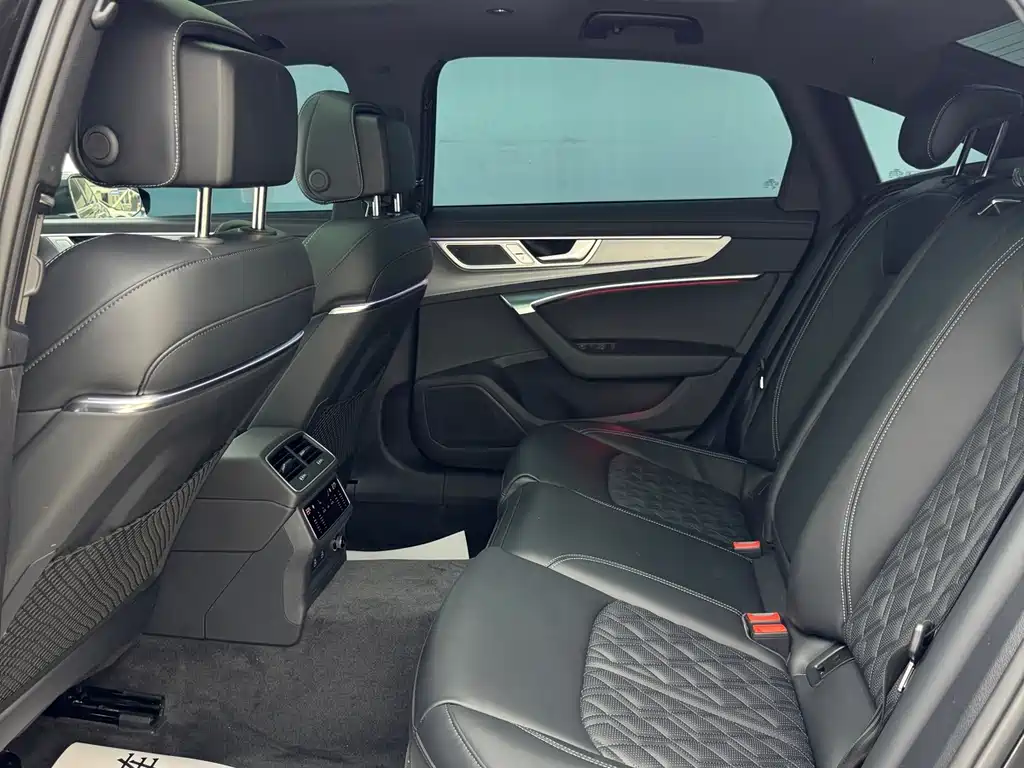 Audi A6L 2025
