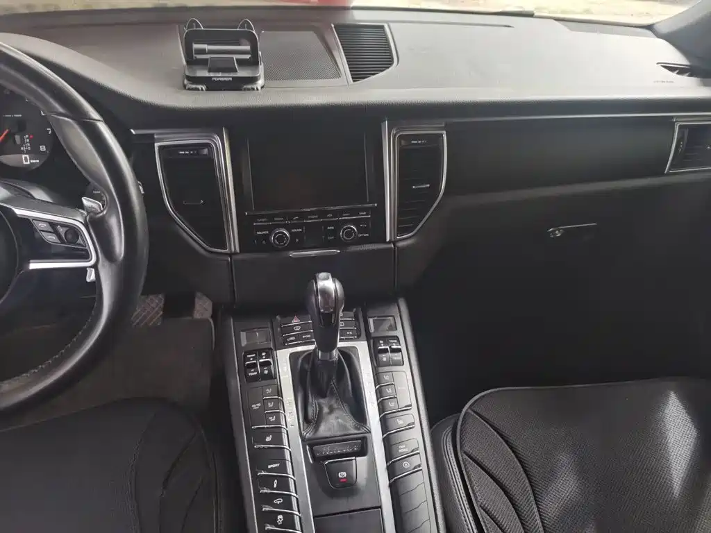Porsche Macan 2015 — фото 14