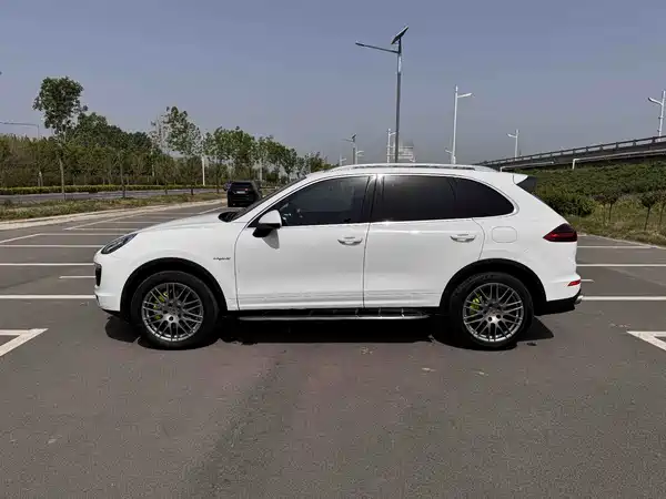 Porsche Cayenne New Energy 2016