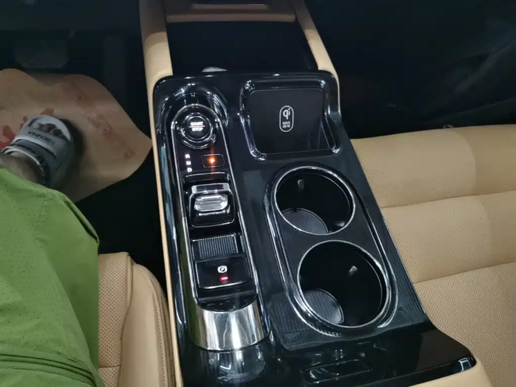 GAC Trumpchi E8 PHEV 2025 — фото 14
