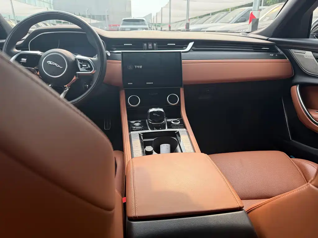 Jaguar XFL 2024 — фото 12